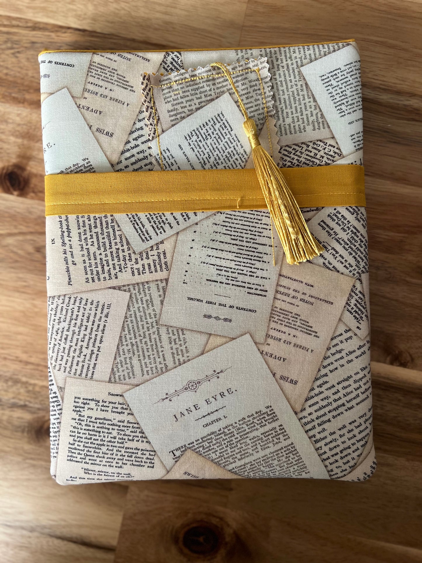 Old books pages Booksleeve